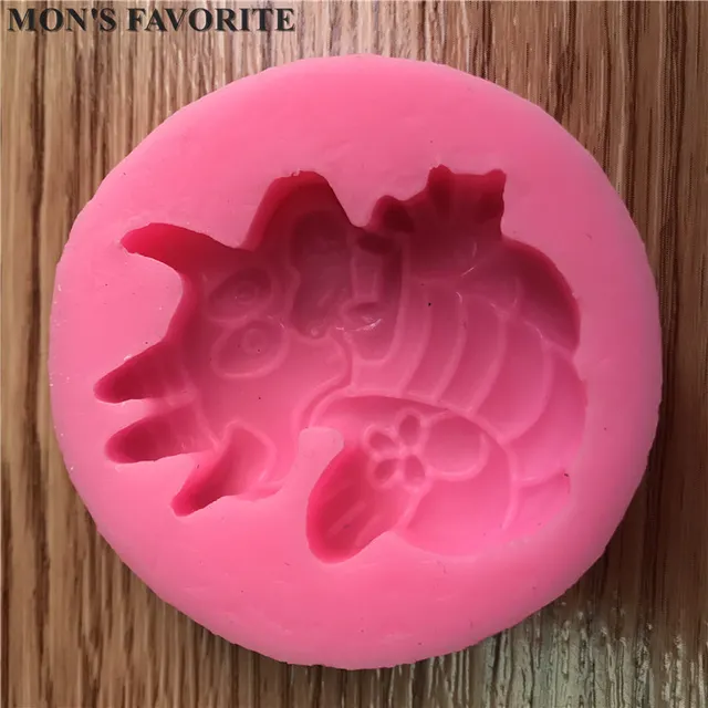 맛있는 디저트와 고급스러운 비누를 위한 드래곤 실리콘 몰드