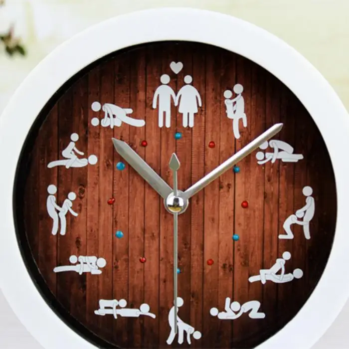 будильник с датчиком движения. настольные электронные часы с видеокамерой. настенные часы картины под стеклом. часы с записью видео. эппл вотч с камерой.