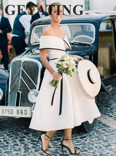 

Vintage Tea Length White Satin Short Bridesmaid Dresses 2019 Elegant A-Line off Shoulder Maid of Honor Dress Wedding Party Gowns