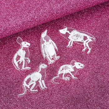 

Creative Animal Skeleton Needle Brooch Transparent Acrylic Penguin Pig Rabbit Cat Mouse enamel Badge Animal Brooch Jewelry