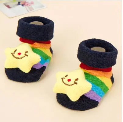Хлопковые носки-куклы для новорожденных милые Нескользящие носки для малышей обувь для младенцев Детские носки для первых шагов повседневные носок с игрушкой - Цвет: 1