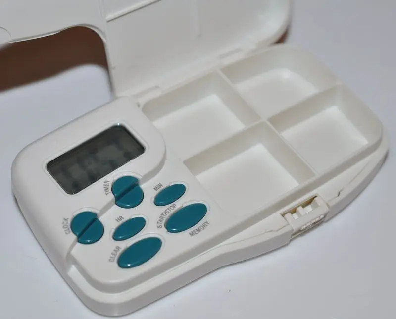 

Time Reminder Smart Timing Sealed Pill Case Tablet Compartment Daily Electronic Medicine Box Container Storage Case 4 Grids