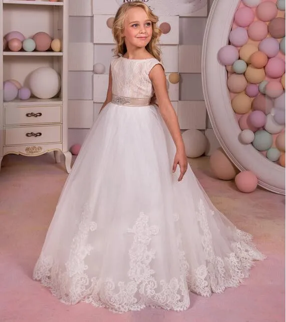 Ivory Lace 2018 Girls Dresses for Wedding with Beaded Sash Flower Girl Dress Girls Communion Dress Pageant Gown Ivory Lace 2018 Girls Dresses for Wedding with Beaded Sash Flower Girl Dress Girls Communion Dress Pageant Gown