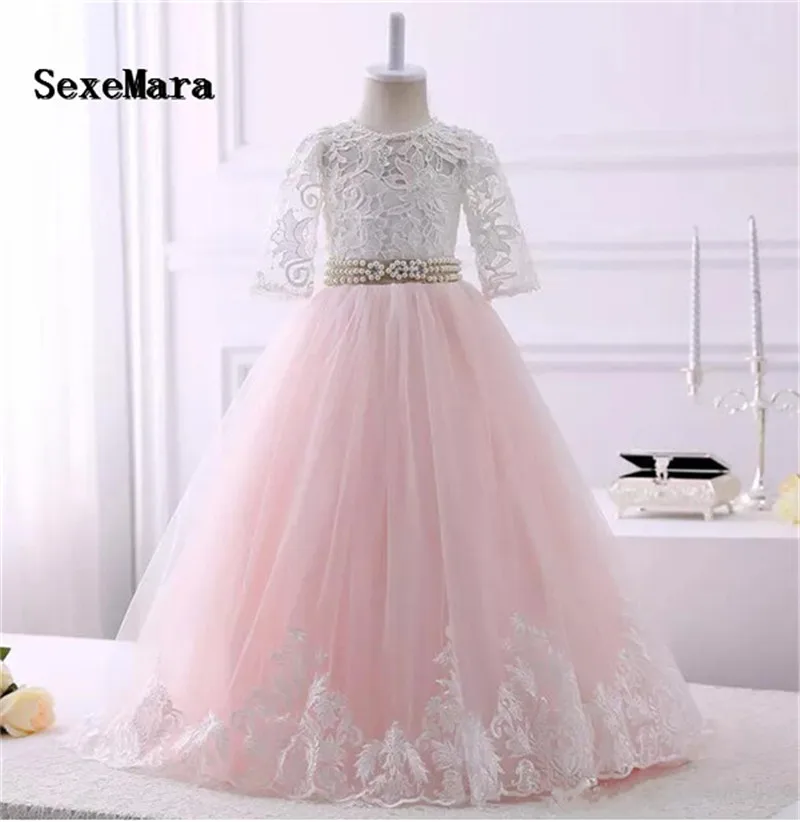 Blush Pink Ivory Lace Flower Girls Dress with Beaded Ribbon Keyhole Back Puffy Tulle First Communion Dress Christmas Gown цена Blush Pink Ivory Lace Flower Girls Dress with Beaded Ribbon Keyhole Back Puffy Tulle First Communion Dress Christmas Gown цены онлайн