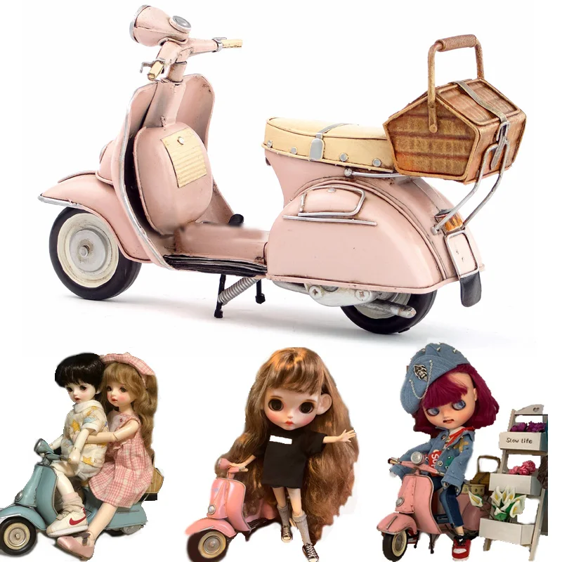 Модель vespa розовая синяя винтажная 1955 итальянская старая автомобильная