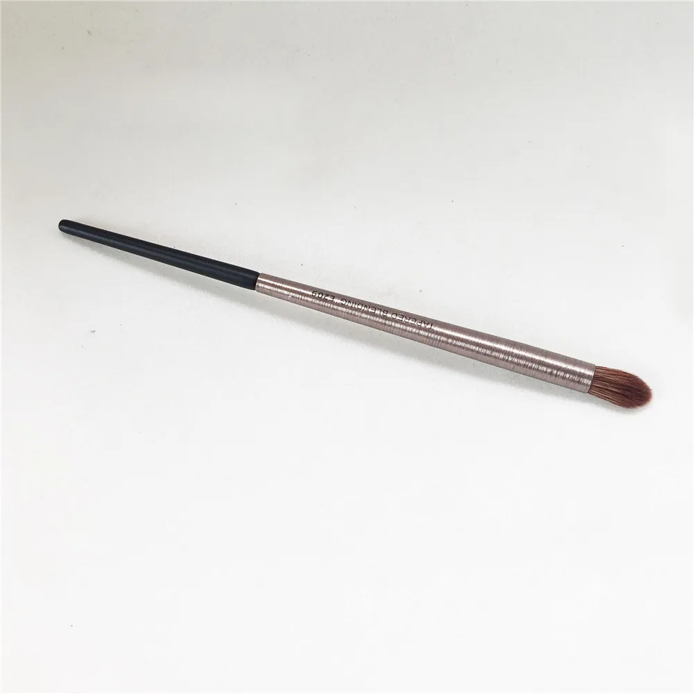 Urban Decay Brush E209 Tapered Blending _ 1