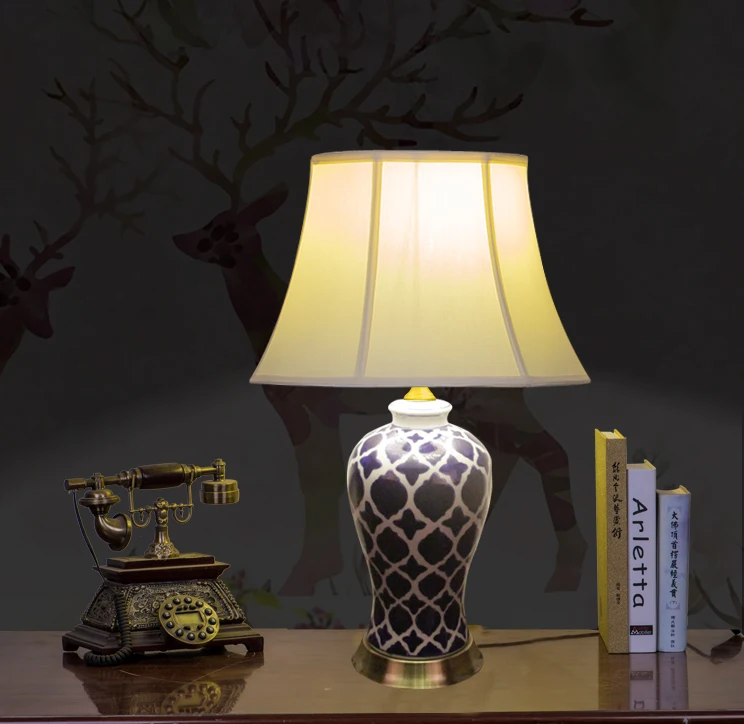 China Antique Living Room Vintage Table Lamp Porcelain Ceramic Table Lamp wedding decoration round table lamp (5)