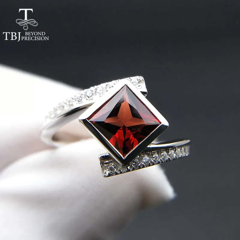 

TBJ,speicial simple Ring with natural Mozambique garnet square 6mm gemstone in 925 sterling silver jewelry for women with box