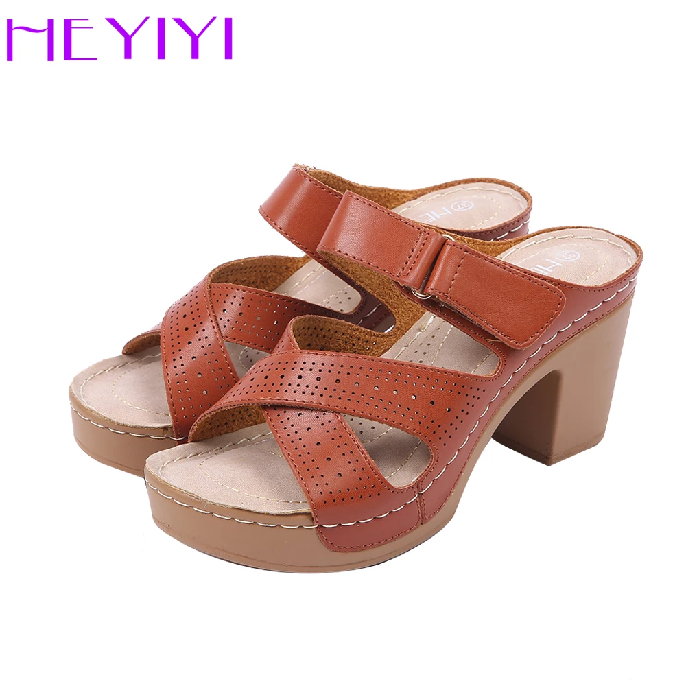 comprar Cunhas Mulheres Chinelo Roma Estilo Salto Quadrado de Espessura De Alta esvaziamento cruz Banda Hook loop Costura Ocasional Plataforma Sapatos de Verão