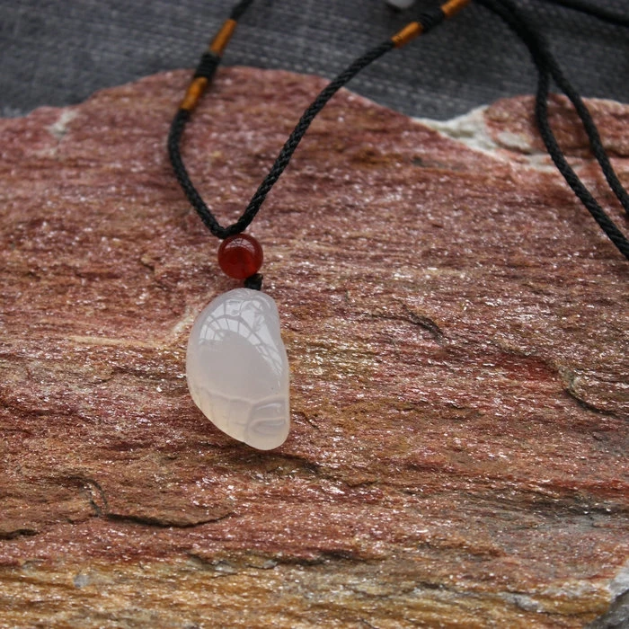 

10X10 free shipping Pure natural crystal chalcedony small gourd pendant children 's pendants water plants hcf