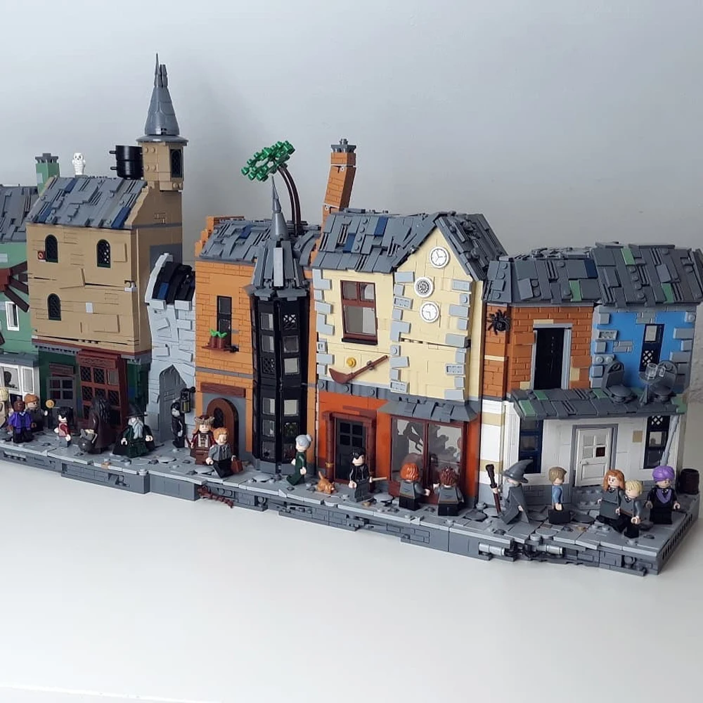 

Legoings Harry Potter Marvel Super Heroes Spider man Batman playmobil Dumbledore Building Blocks Toys for Children Figures