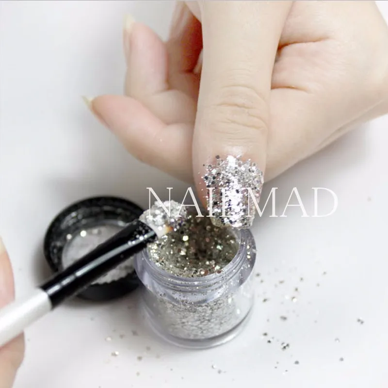 Жидкий глиттер для ногтей. Как наносить блестки на ногти. Ногти с блестками. Нанесение блесток на ногти. Нанесение блесток на ногти.