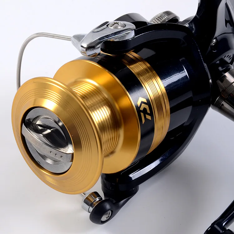 DAIWA SWEEPFIRE Spinning Fishing Reel 1500/2000/2500/3000/4000/2BB/5.3:1/2-6KG Spinning Reel Carretilha De Pesca Molinete Peche DAIWA SWEEPFIRE Spinning Fishing Reel 1500/2000/2500/3000/4000/2BB/5.3:1/2-6KG Spinning Reel Carretilha De Pesca Molinete Peche