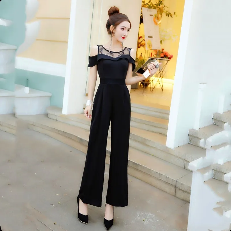 

Real high-grade temperament jumpsuit 2019 new European and American fashion show thin lace stitching one-word collar jumpsuit