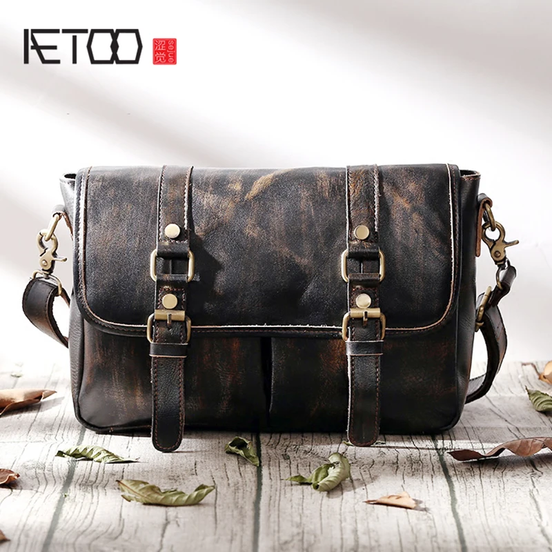 

AETOO Handmade leather male Bag horizontal single shoulder crossbody bag men's head layer cowhide retro postman bag Tide