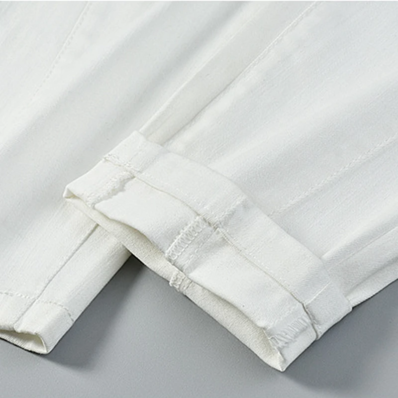 Белые женские джинсы, 55% хлопок, смешанные, средняя талия, карманы, одноцветные, длина по щиколотку, брюки, простой дизайн, большие размеры, Новая мода