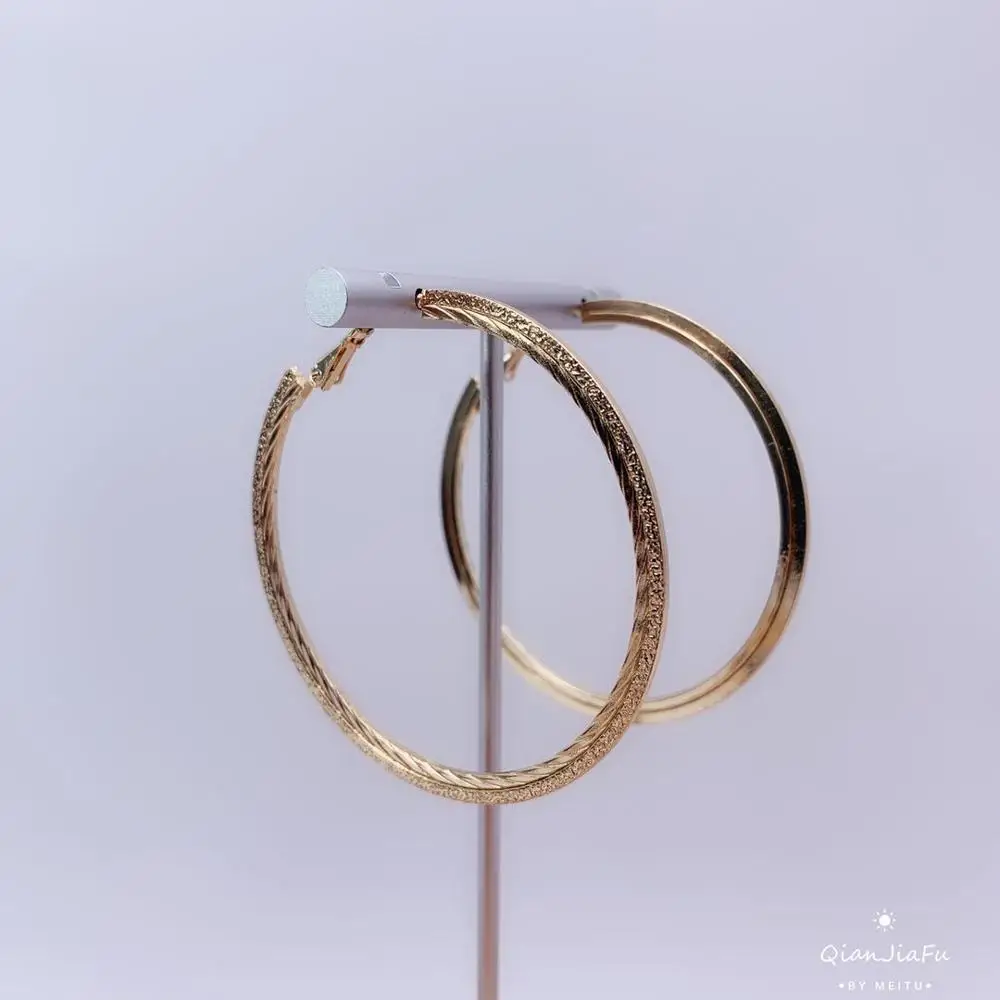 

GOLD EARRINGS FASHION JEWELRY EARRINGS WEDDING PARTY GIFTS FEMALE ACCESSORIES GOOD QUALITY