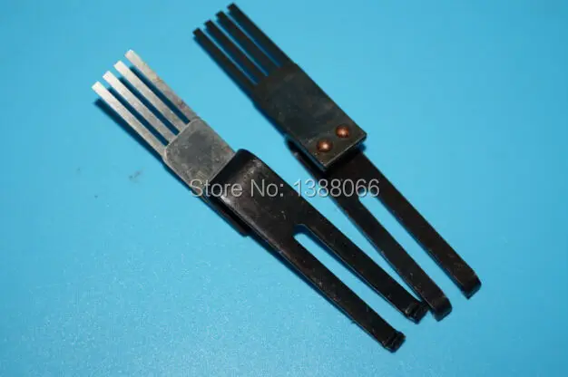 66.028.810F01,Heidelberg separator finger,Heidelberg replacement parts (3)
