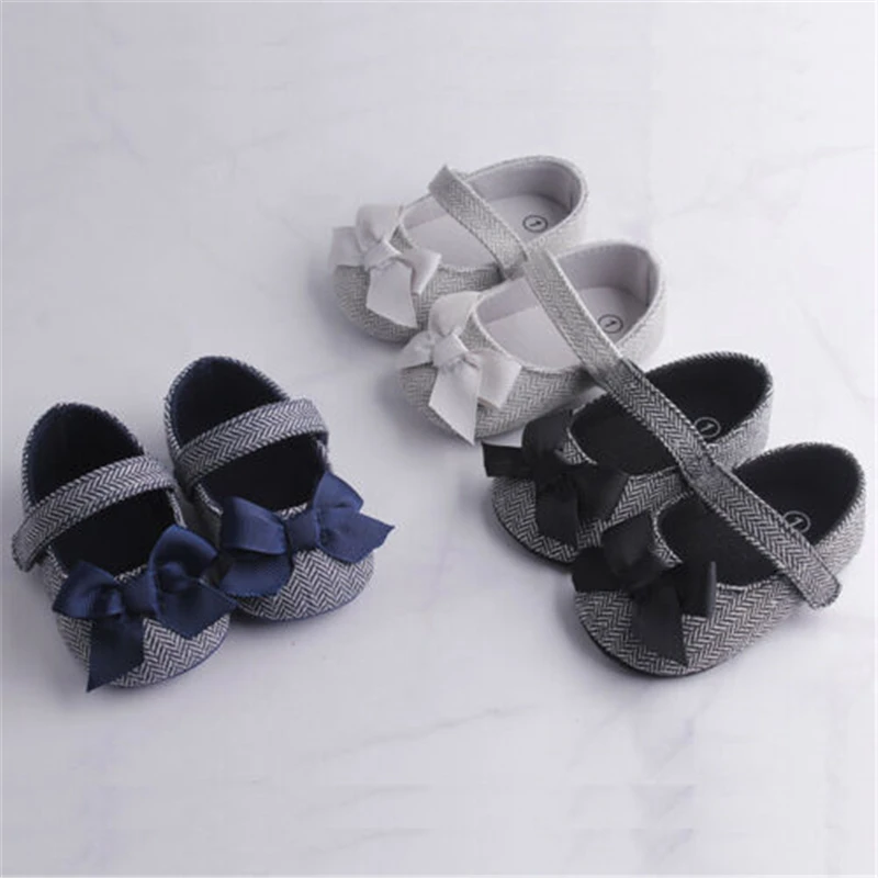 Милые детские носки для мальчиков и девочек летний галстук-бабочка на шнуровке Обувь для малышей ясельного возраста, для девочек, детская обувь, новорожденные платье с бантом для малышей мягкие кроссовки