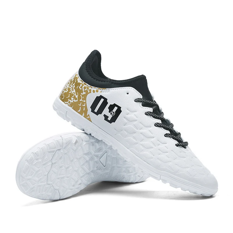 Los hombres zapatos de fútbol al aire libre Césped largo Spikes botas de fútbol 2018 adolescentes deportes zapatos de fútbol zapatillas de futbol