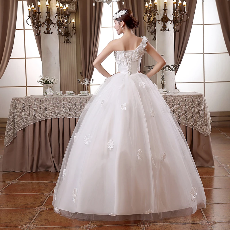 Это YiiYa свадебное платье белое на одно плечо без рукавов Свадебные платья аппликации цветы кружево Принцесса Свадебное бальное платье HS100
