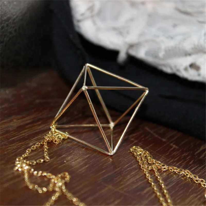 Женская одежда аксессуары ожерелья трехмерное качество полый треугольник свитер с геометрическим узором ожерелье женское длинное ожерелье