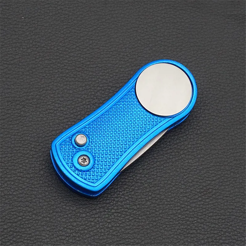 Divot инструмент с зубчиками с кнопкой Магнитный маркер мяча портативный складной для мяч гольфклуба MSD-ING
