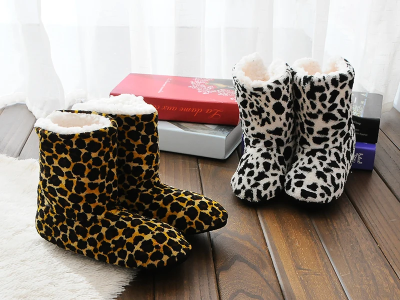 

WEISE Free Shipping  2016 New Korean Style Flower Lovely Home Slippers Floor Socks Indoor Slippers Winter Foot Warmer 11 Colors