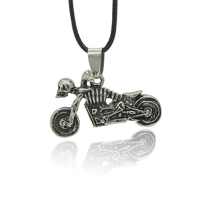 

Fashion Sultry Motorcycle Necklace Personality Tide Male Knight Cyclist Metal Pendant Ancient Silver Necklace Gift