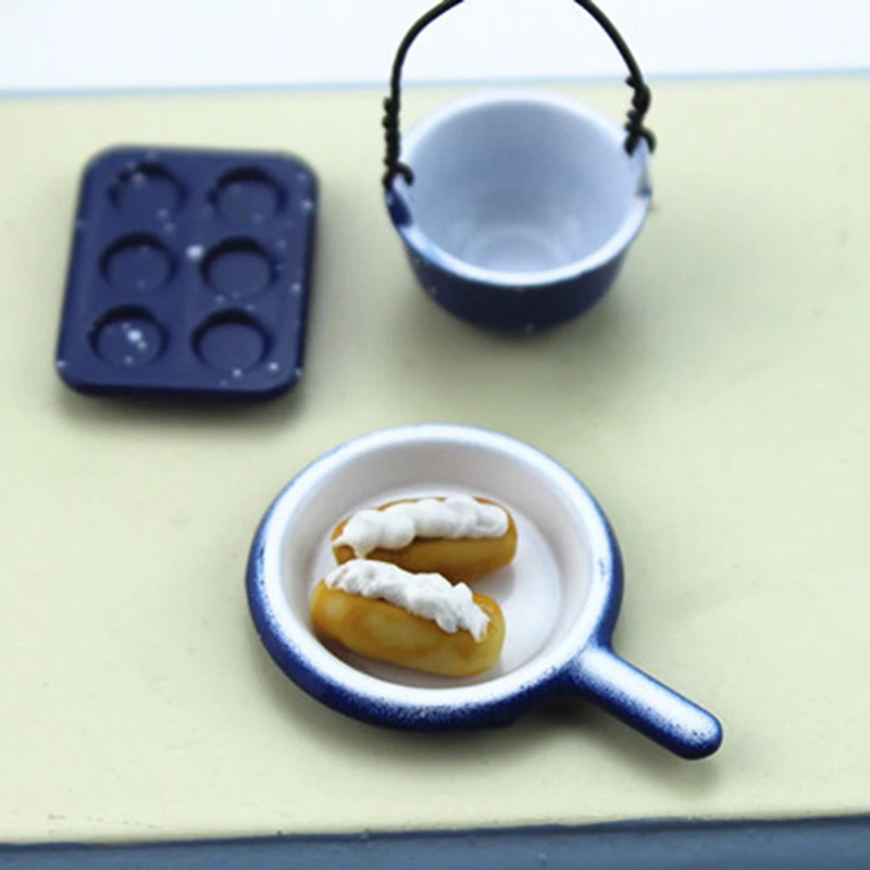 

3pcs Mini Pastry Board Plate Simulation Kitchen Pan Pot Model Toy for Doll House Decoration 1/12 Dollhouse Miniature Accessories