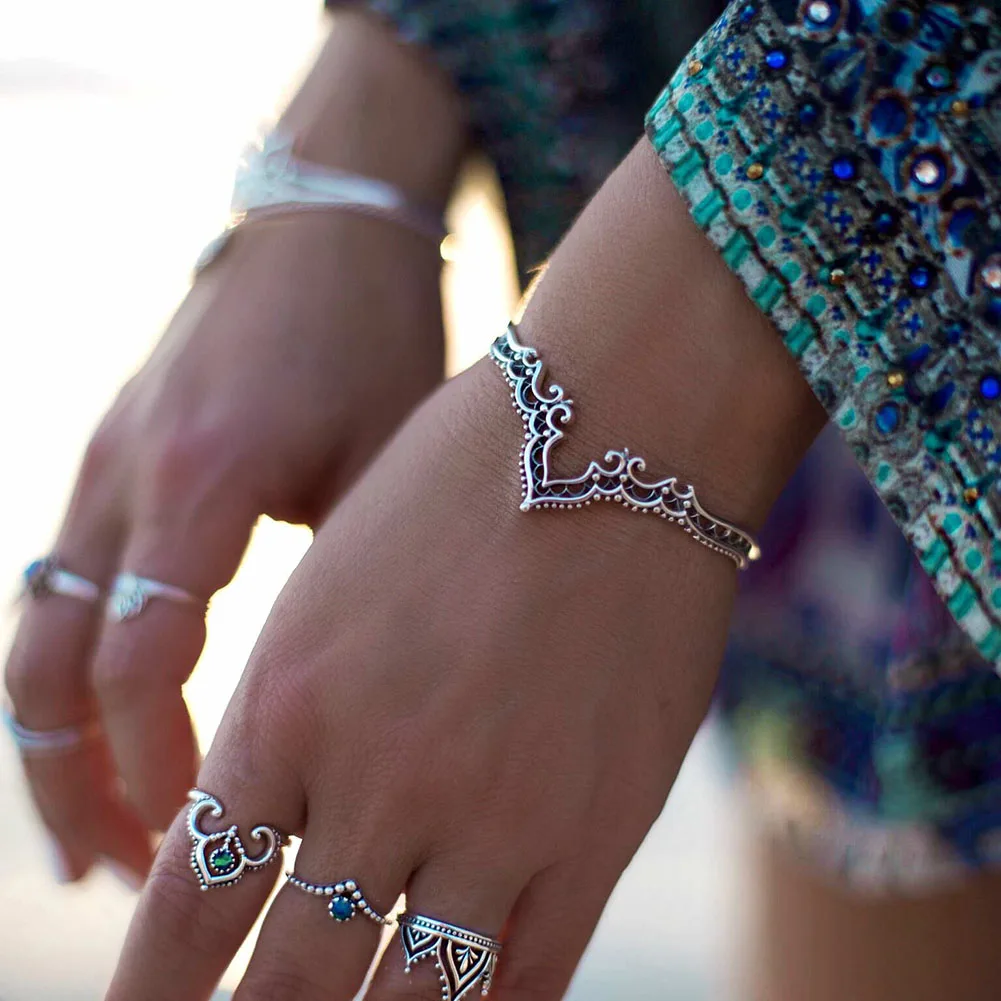 Retro Silver Color  Jewelry Bohemian Opening Hollow Pattern Lace Backwards Crown Bracelet Bangles For Women