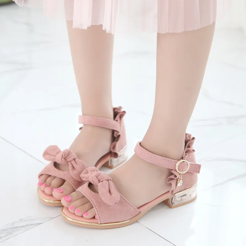 Детская обувь сандалии для девочек новые летние корейские студенты большой/маленькие дети лук пляжная обувь принцессы воланом девушка на высоком