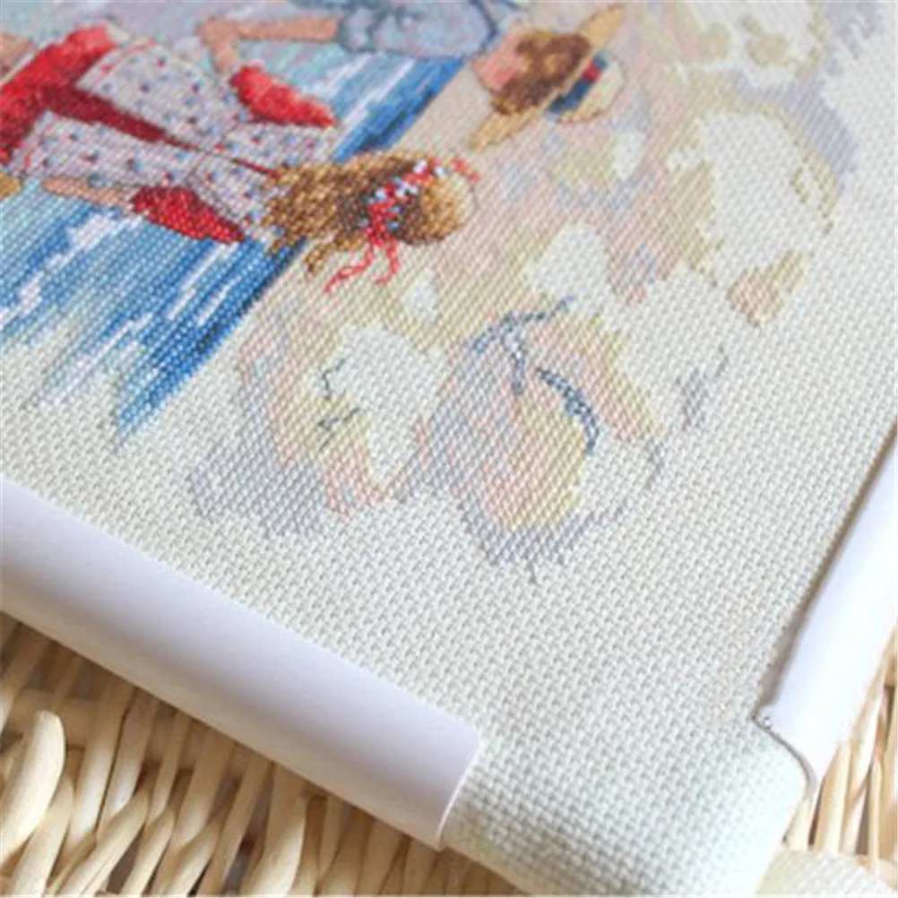 

Lovely Embroidery Plastic Frame Sewing Tools Handhold Square Rectangle Shape Hoop Cross Stitch Craft DIY Tool