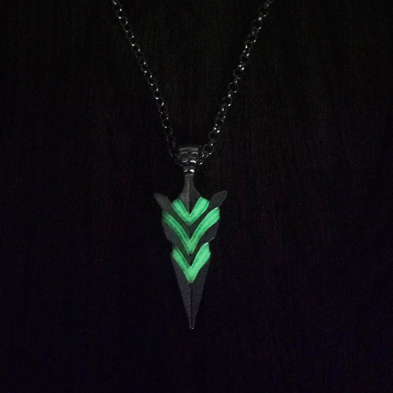 

Glowing Green Arrow necklace Knight spear Necklace GLOW in the DARK Luminous pike Pendants Necklaces