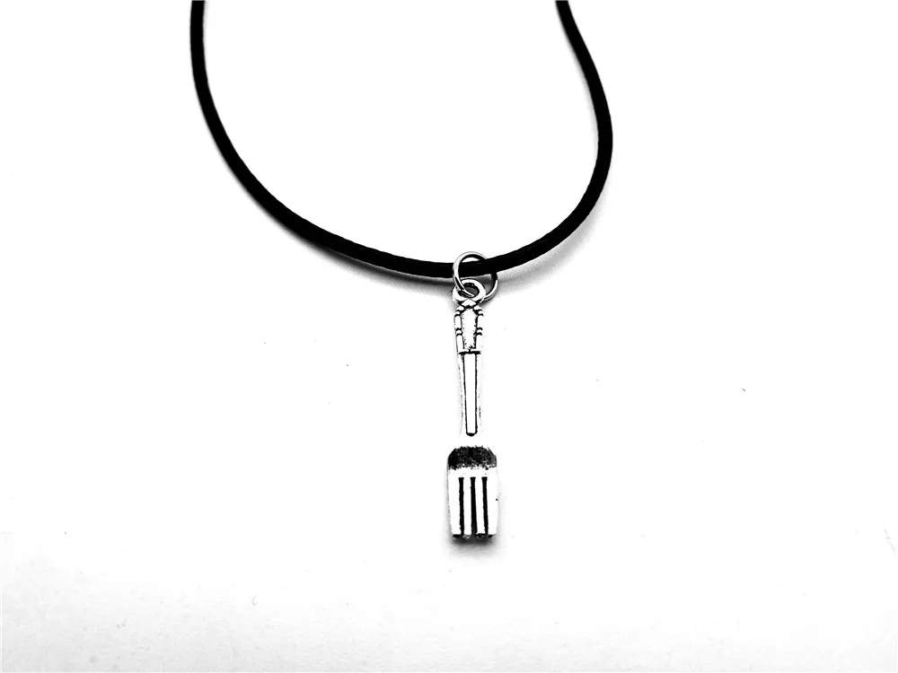 Vintage Spoon Fork Necklace Simple Kitchen Tool Instrument Charm Pendant Leather Rope Necklaces for Mom Gift Jewelry