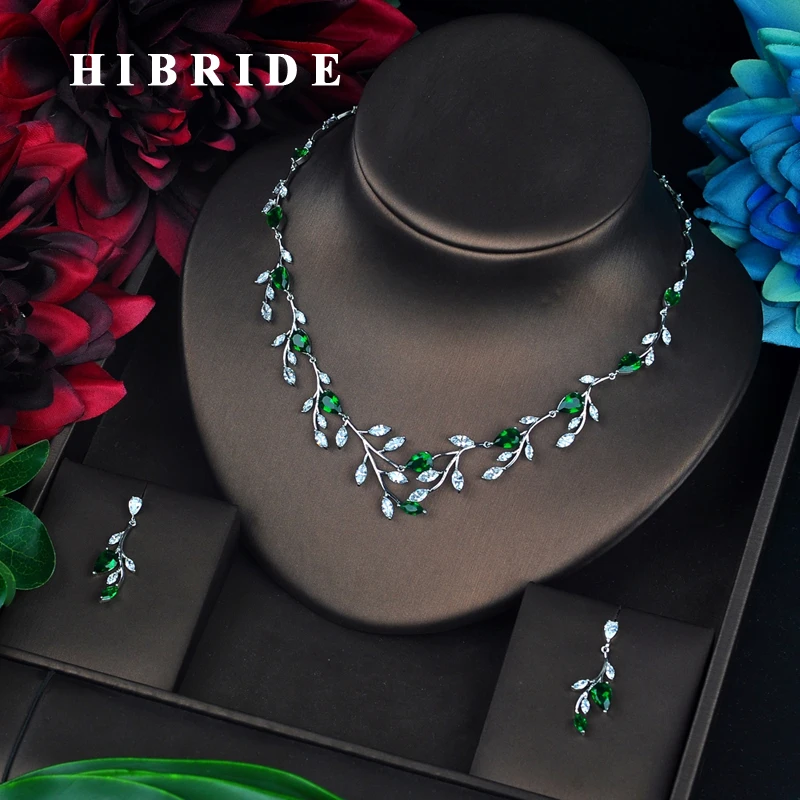 Роскошный набор HIBRIDE в форме листа с зеленым фианитом | Украшения и аксессуары
