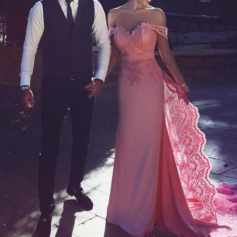 

Chic Cheap Dresses 2018 Off Shoulder Lace Applique Zipper Back Maid of Honor Dress Long Sweep Prom Formal Gowns robe de soiree