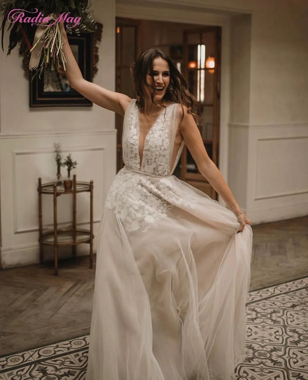Vintage Boho Lace Beach Open Back Wedding Dress 2019 Sexy Deep V