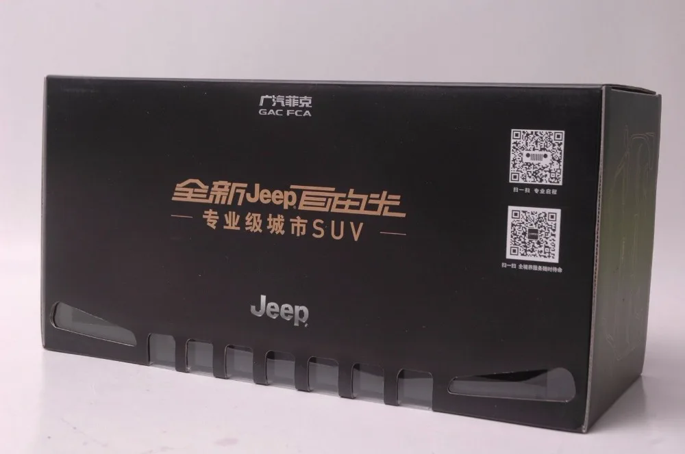 Details about  Jeep Cherokee car model in scale 118 silver 14