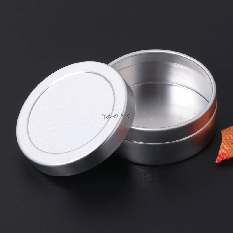 жестяной контейнер. жестяной контейнер. металлическая коробка. жестяные коробки. Container candles.