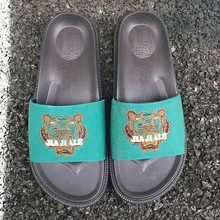 Мужские тапочки; летние тапочки унисекс; модные мужские сандалии с героями мультфильмов; пляжные сандалии для пар; домашние тапочки; нескользящие тапочки; вьетнамки