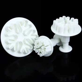

3pcs/set Snowflake Cake Cookies Fondant Plunger Cutter Mold DIY Decorating Baking Cookie Tools