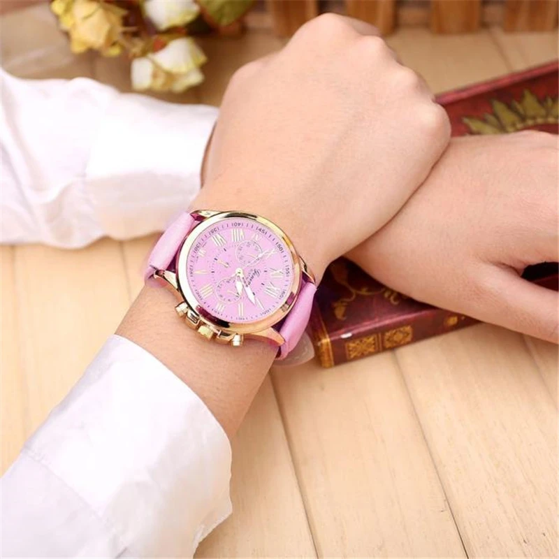 

Luxury Brand women's watches Faux Leather Strap Roman Numerals Big Dial Hour Analog Quartz Ladies Elegant Watch Montre Femme