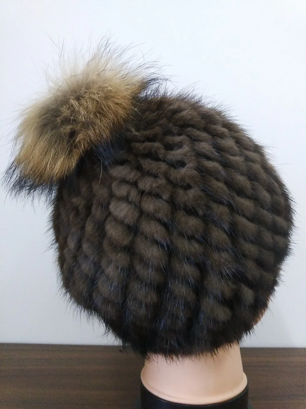 

Real Mink Fur Hat For Fashion Women Winter Knitted Mink Fur Beanies Cap With Fox Fur Poms New Brand Thick Hats KFP989