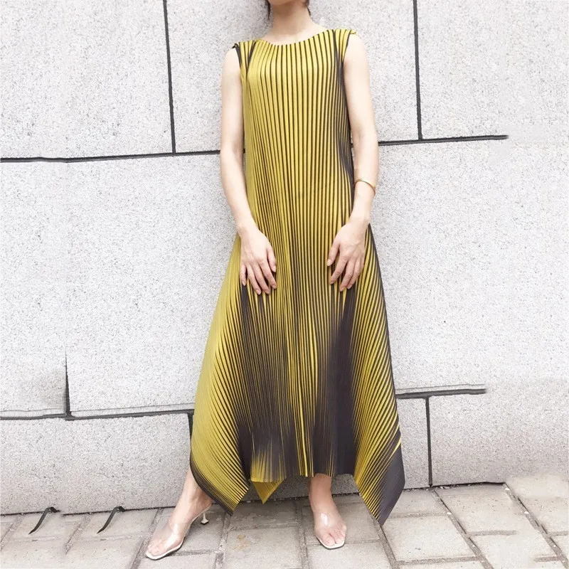 LANMREM New Summer Round Neck Sleeveless Pleated A-line Pullover Long Dress Female Vestido WH24407 Free Size
