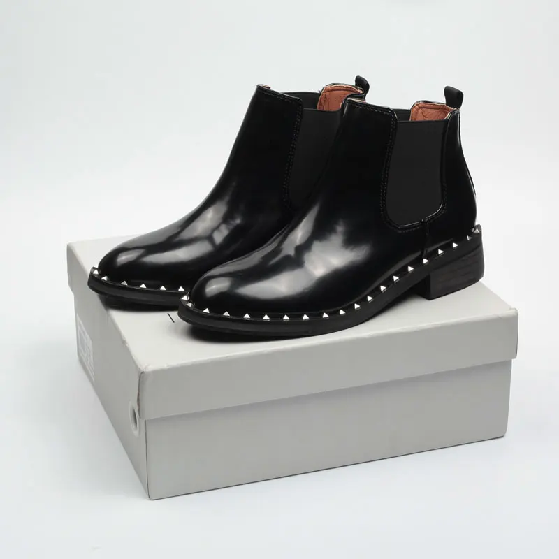 

Luxury brands Brogue Chelsea Boots Women Soft Leather Ankle Boot Slip On rivet diamond martin boots