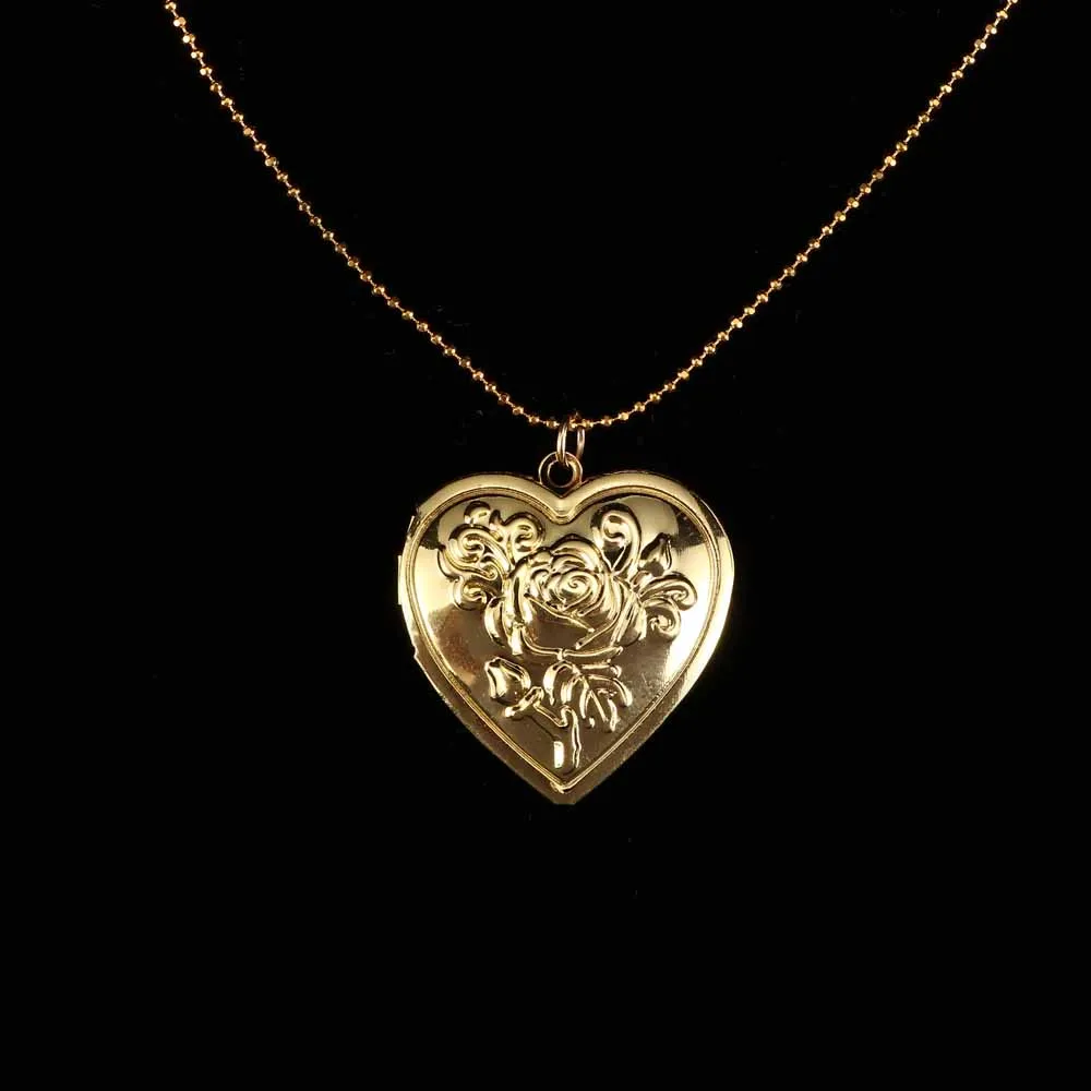 

1 Pcs Hot Sale Romantic Heart Photo Frame Memory Locket Pendant Necklace Vintage Rose Flower Pattern Women Best Jewelry Gift