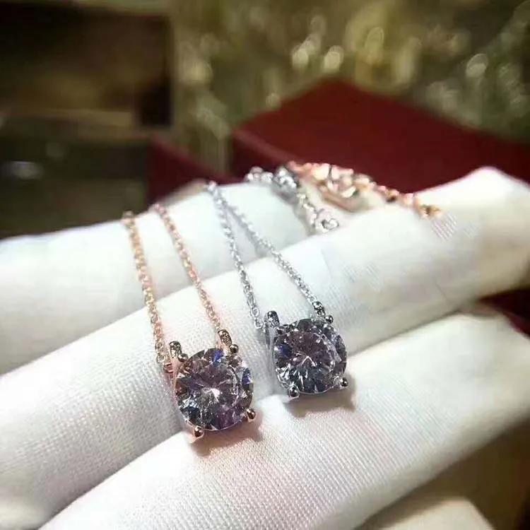 

New Pure 925 Sterling Silver Jewelry For Ladies' Four-Claw Ngau Tau Kok Single rhinestone Inlaid Pendant Necklace