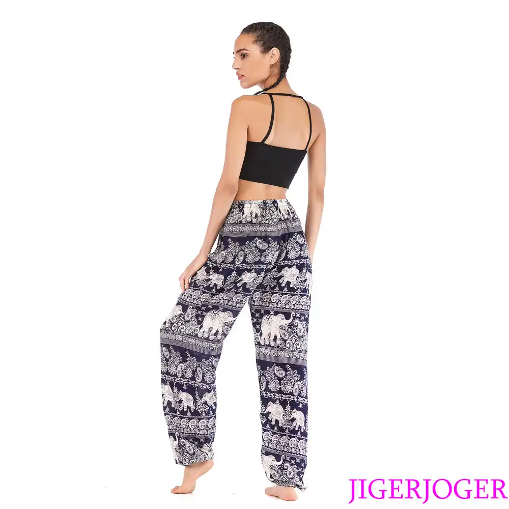 loose yoga pants with pockets