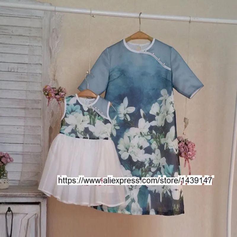 Brand Chinese cheongsam family Match clothing prints large size mother daughter Lady girls skirts Color elegant dignified style Brand Chinese cheongsam family Match clothing prints large size mother daughter Lady girls skirts Color elegant dignified style